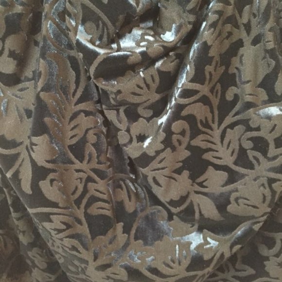 Suzanne's Halter Top - Picture 5 of 7